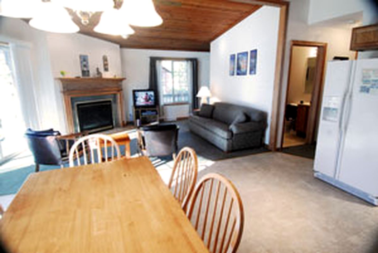 Spacious Cabin Rental with a Fireplace on Lake Delton, Wisconsin