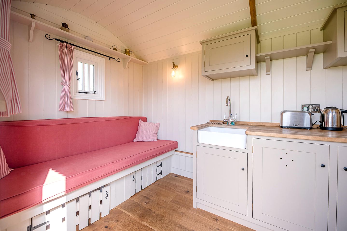 Shepherd's Hut for a Nature Escape in Boundary Farm, Framlingham