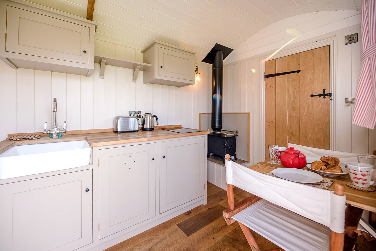 Shepherd's Hut for a Nature Escape in Boundary Farm, Framlingham