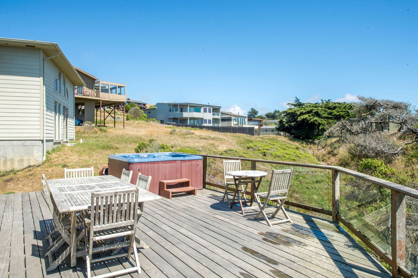 Family-Friendly Beach House Rental with Hot Tub for Glamping in Northern California