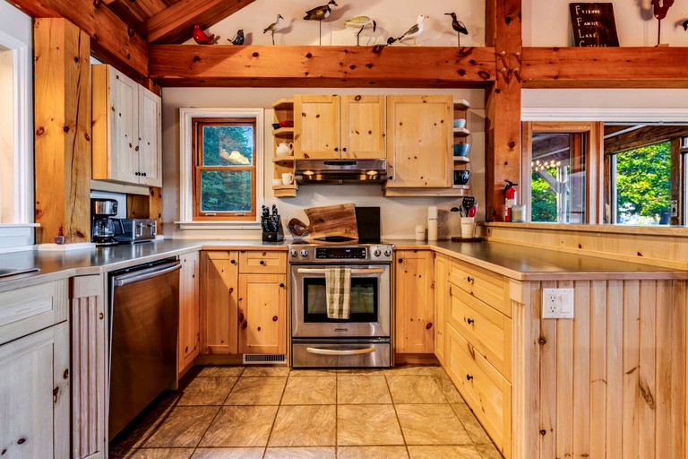 Cabins (Canada, Huntsville, Ontario)