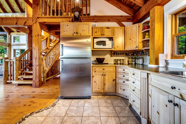 Cabins (Canada, Huntsville, Ontario)