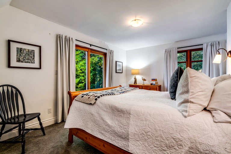 Cabins (Canada, Huntsville, Ontario)