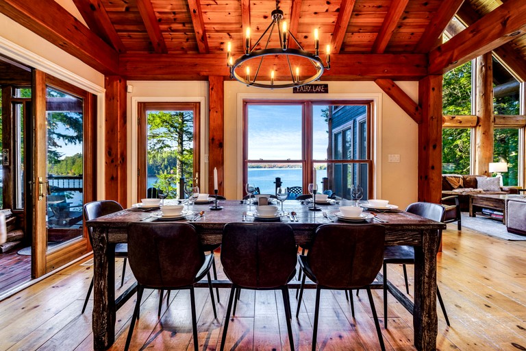 Cabins (Canada, Huntsville, Ontario)