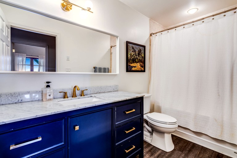 Cabins (Canada, Huntsville, Ontario)