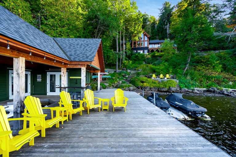 Cabins (Canada, Huntsville, Ontario)