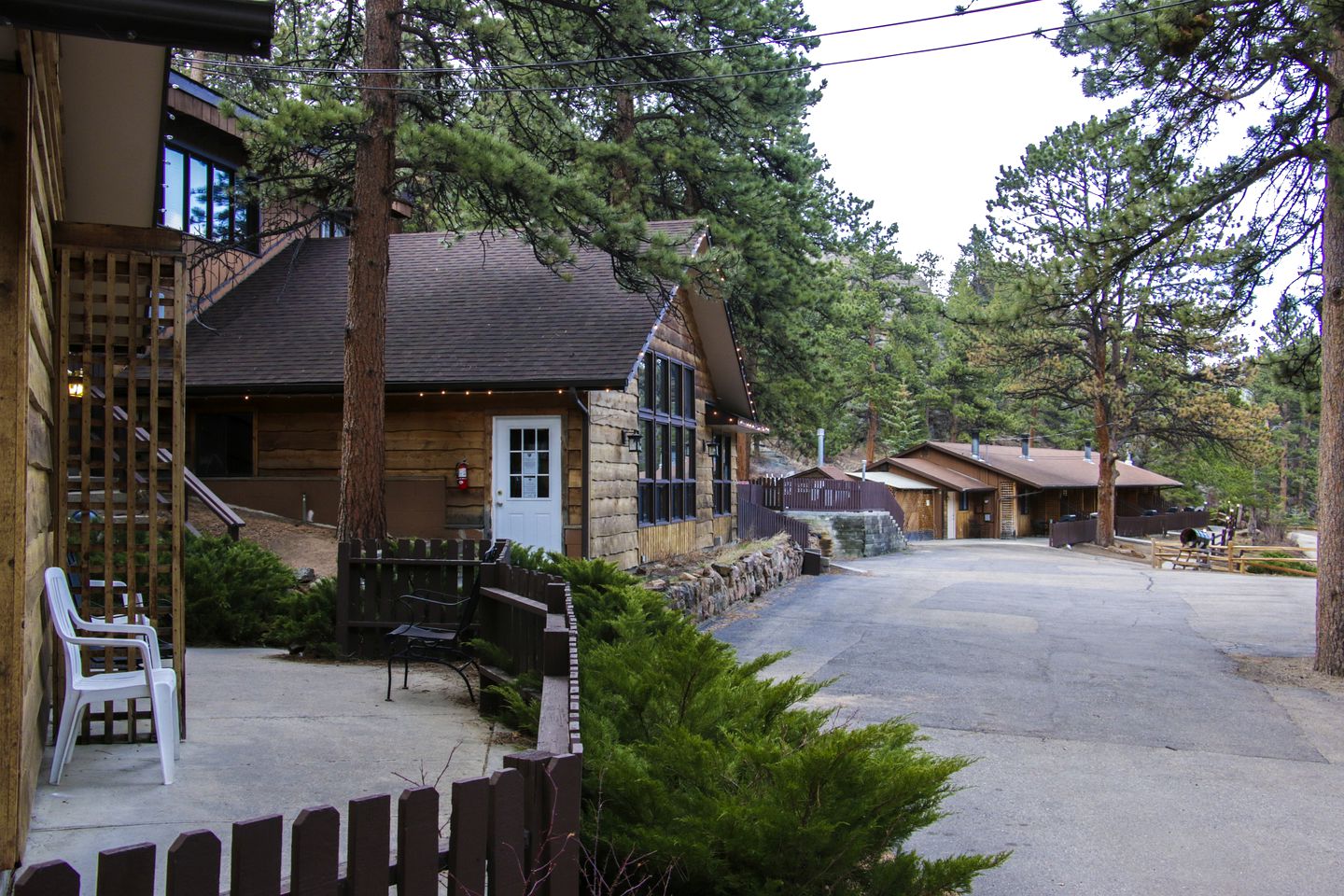 Pet-Friendly Cozy Cabin Escape in the Rocky Mountains National Park, Colorado