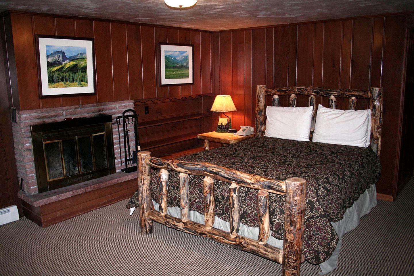 The Ultimate Nature Escape: Rustic Cabin in Estes Park, CO, near Rocky Mountain National Park