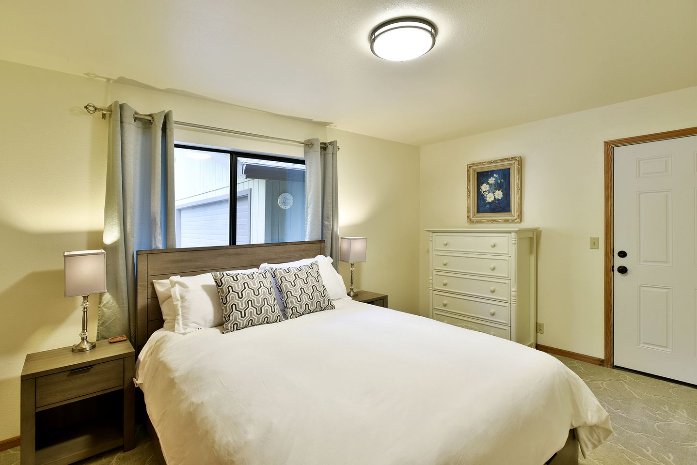 Charming Woodland Hideaway with Fireplace and Adventure Nearby in Dunsmuir, California