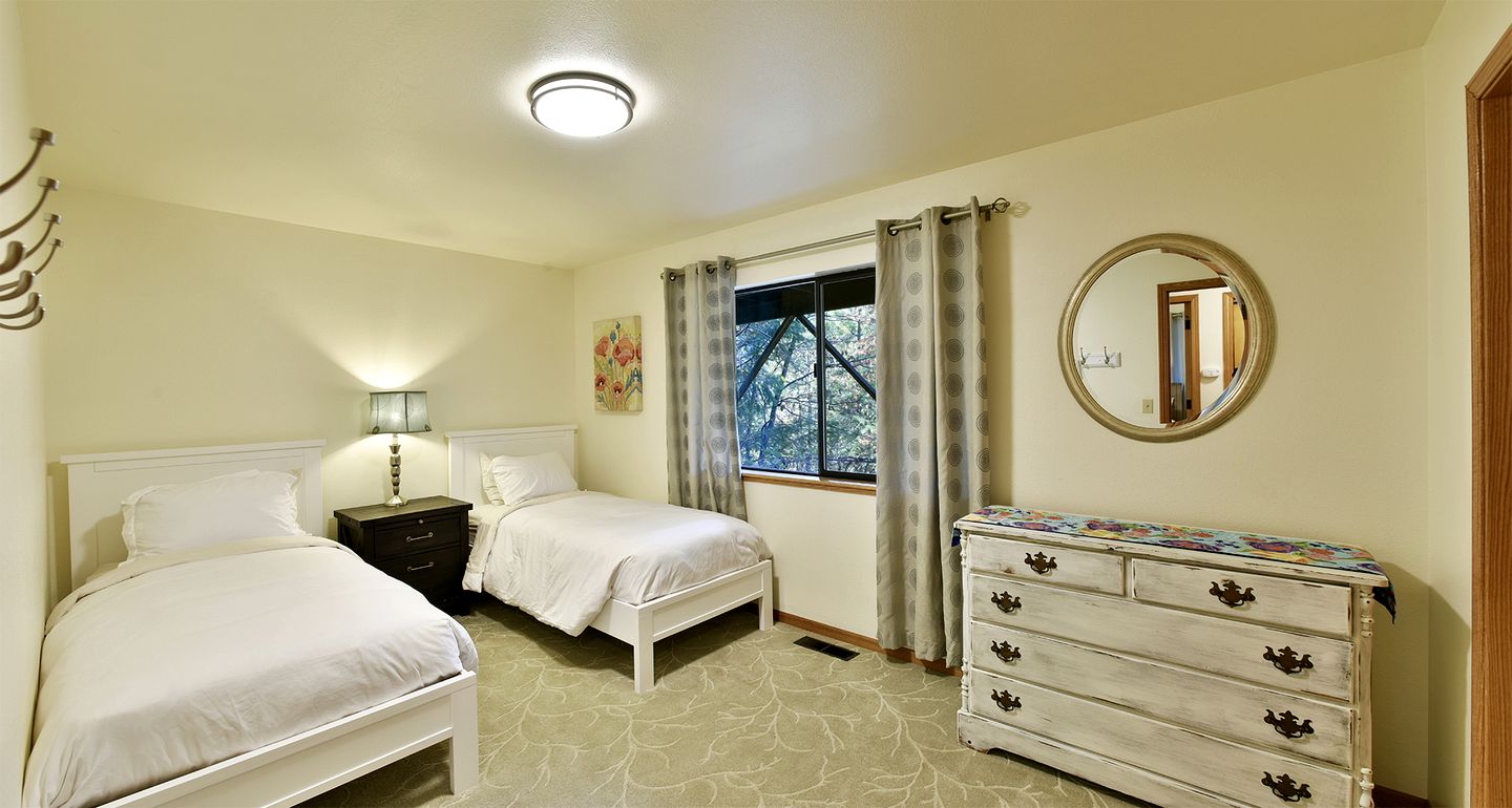 Charming Woodland Hideaway with Fireplace and Adventure Nearby in Dunsmuir, California