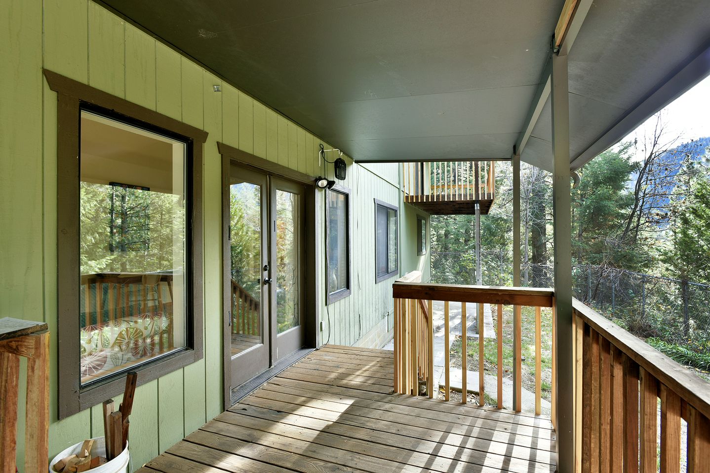 Charming Woodland Hideaway with Fireplace and Adventure Nearby in Dunsmuir, California