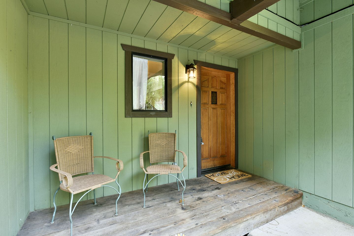 Charming Woodland Hideaway with Fireplace and Adventure Nearby in Dunsmuir, California