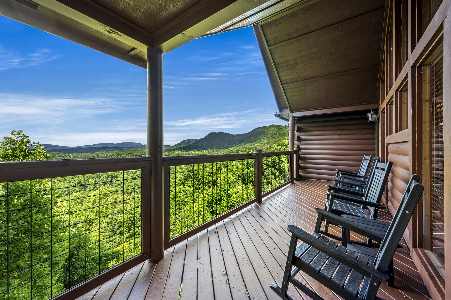 Impressive Cabin with Indoor Swimming Pool and Pool Table in Sevierville, Tennessee