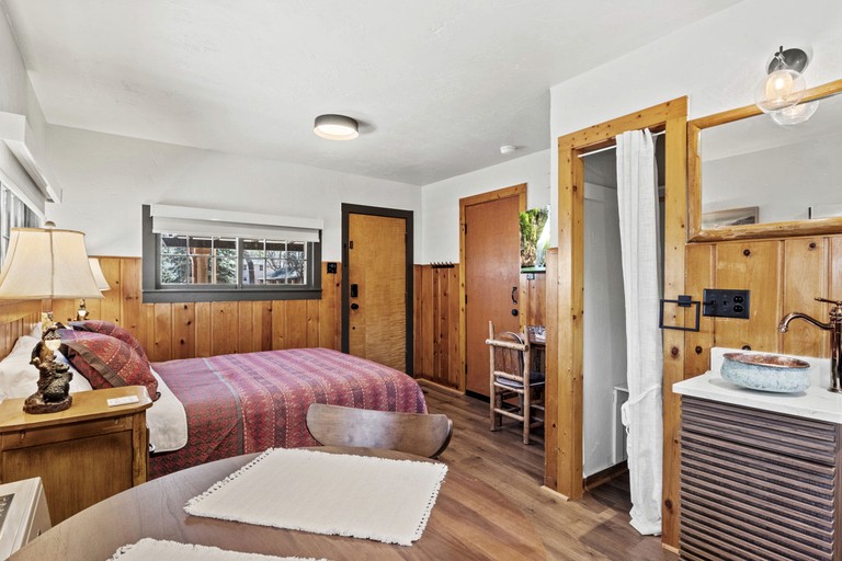 Cabins (United States of America, Colorado Springs, Colorado)