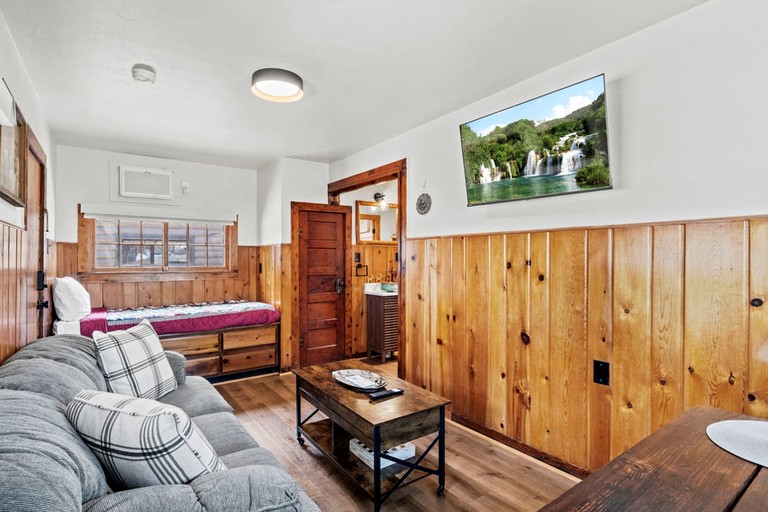 Cabins (United States of America, Colorado Springs, Colorado)