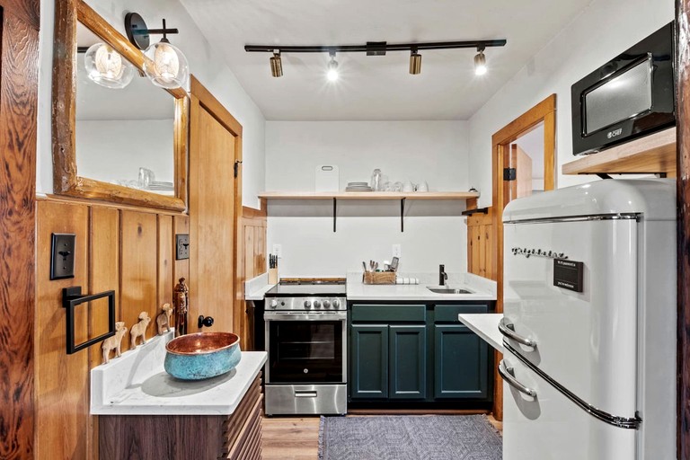 Cabins (United States of America, Colorado Springs, Colorado)