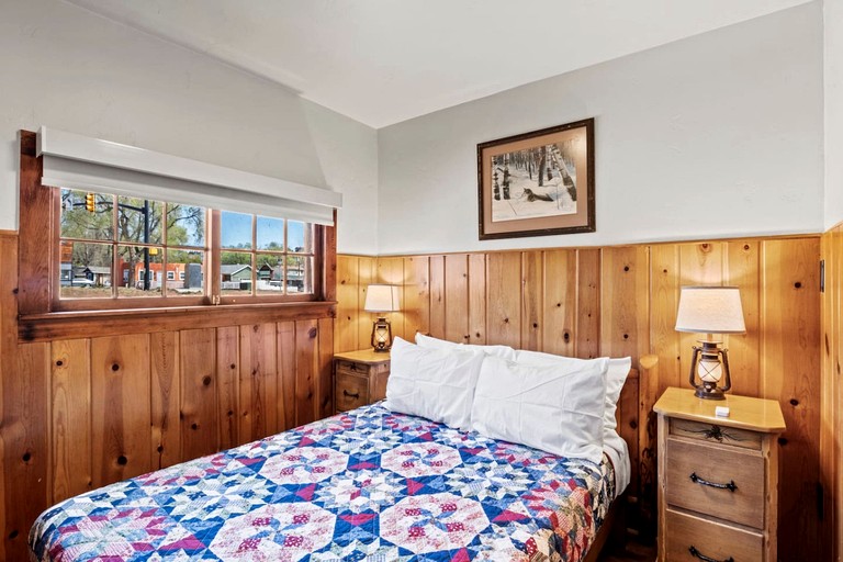 Cabins (United States of America, Colorado Springs, Colorado)