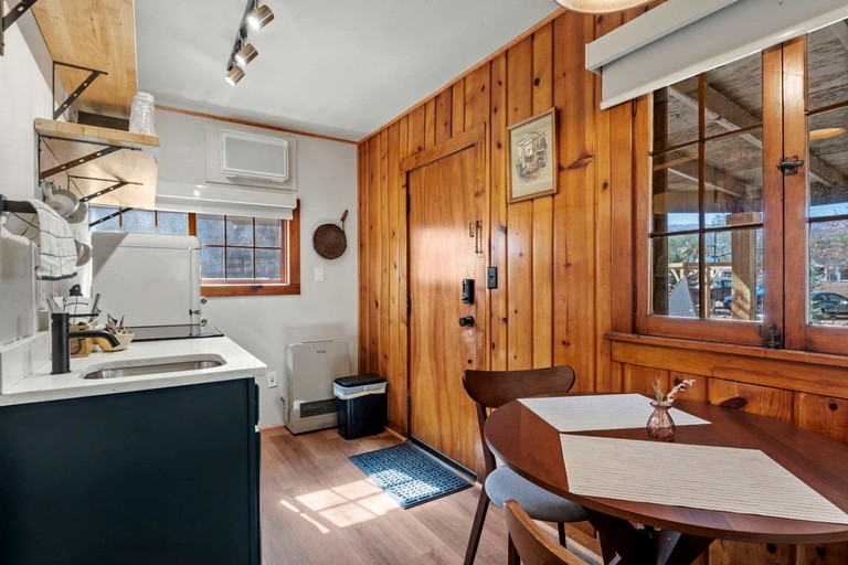 Cabins (United States of America, Colorado Springs, Colorado)