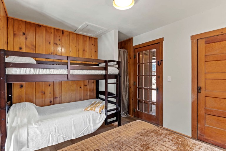 Cabins (United States of America, Colorado Springs, Colorado)