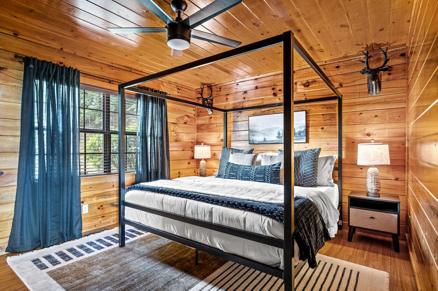 Impressive Cabin with Indoor Swimming Pool and Pool Table in Sevierville, Tennessee