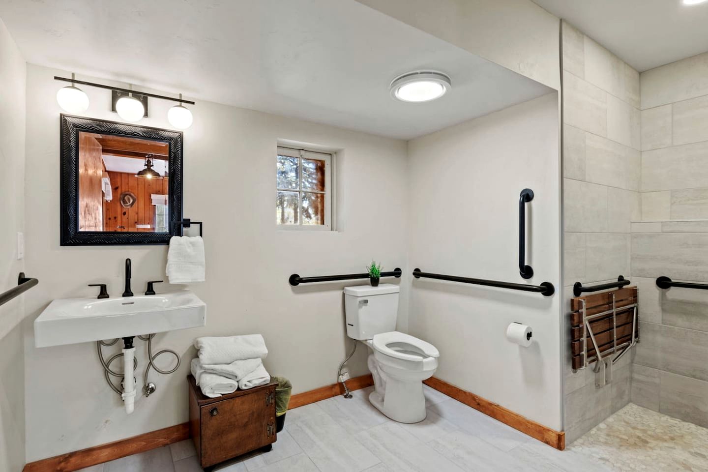 Tranquil Nature Cabins with Family-Friendly Features near Garden of the Gods in Colorado Springs, Colorado