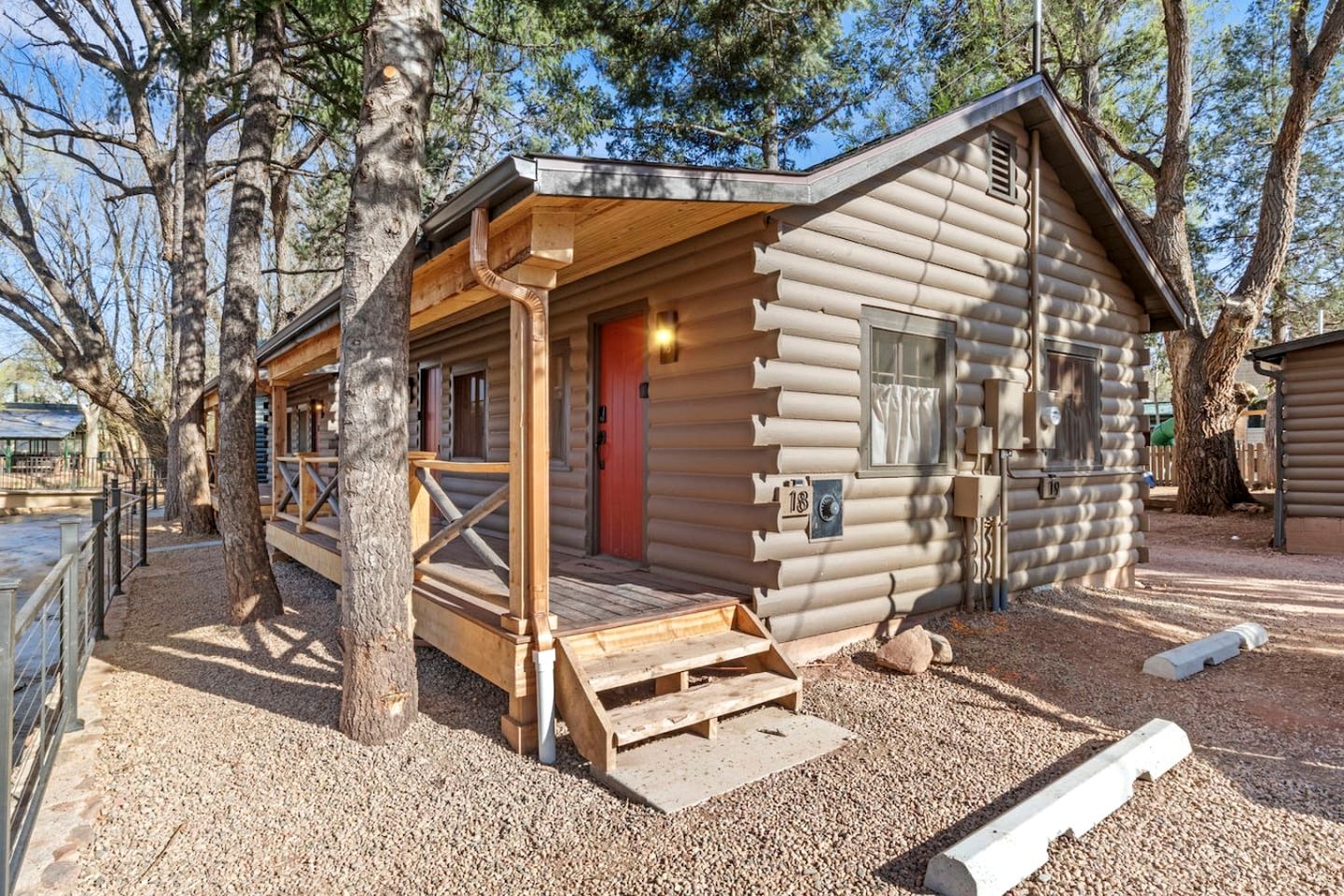 Comfortable Woodland Cabins with Pet-Friendly Amenities Near Garden of the Gods, Colorado Springs CO