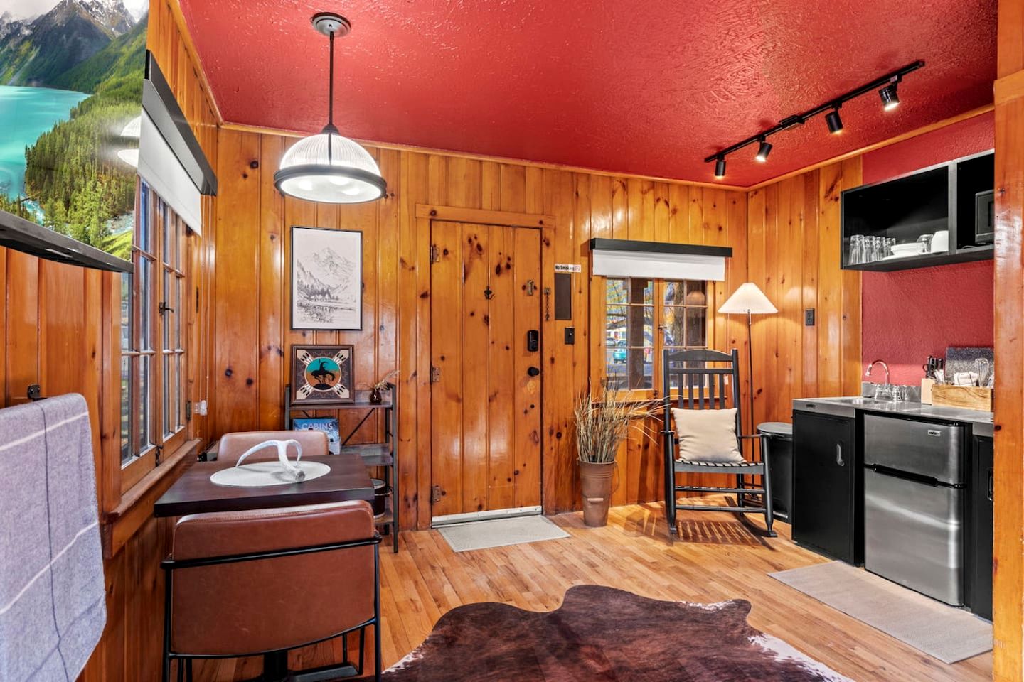 Tranquil Woodland Cabins with Scenic Outdoor Retreats Near Garden of the Gods in Colorado Springs, Colorado