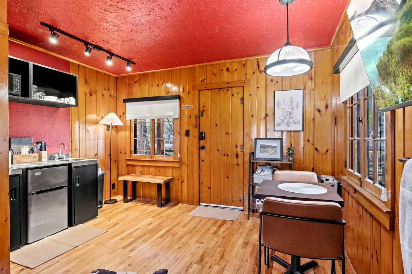 Charming Rustic Cabins with Private Outdoor Spaces near Garden of the Gods in Colorado Springs, Colorado