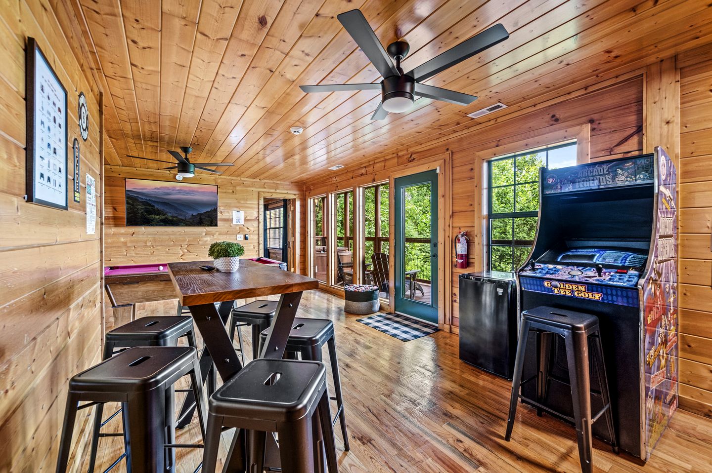 Impressive Cabin with Indoor Swimming Pool and Pool Table in Sevierville, Tennessee