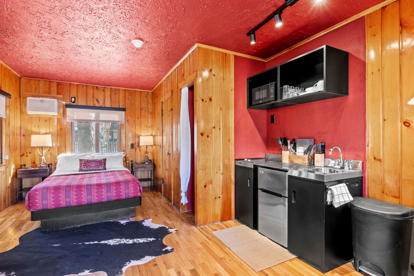 Scenic Woodland Cabins with Modern Comforts Near Garden of the Gods in Colorado Springs, Colorado