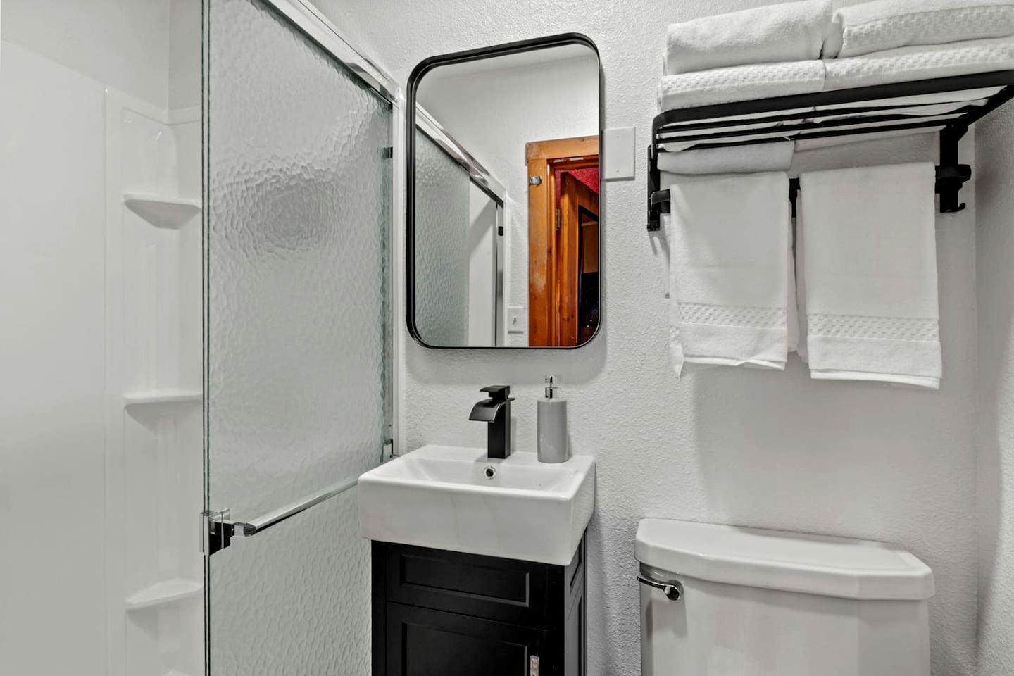 Scenic Woodland Cabins with Modern Comforts Near Garden of the Gods in Colorado Springs, Colorado