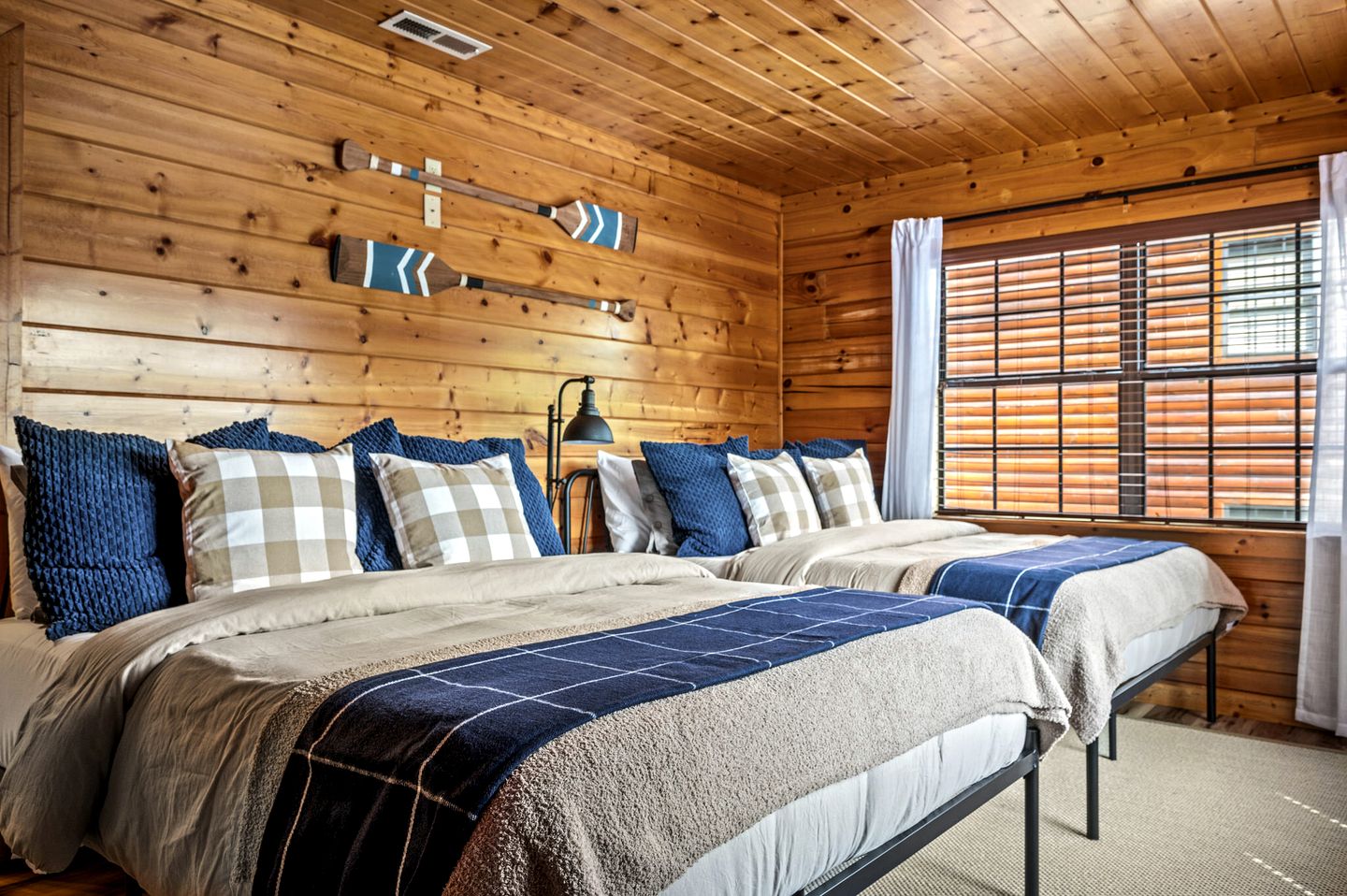 Impressive Cabin with Indoor Swimming Pool and Pool Table in Sevierville, Tennessee