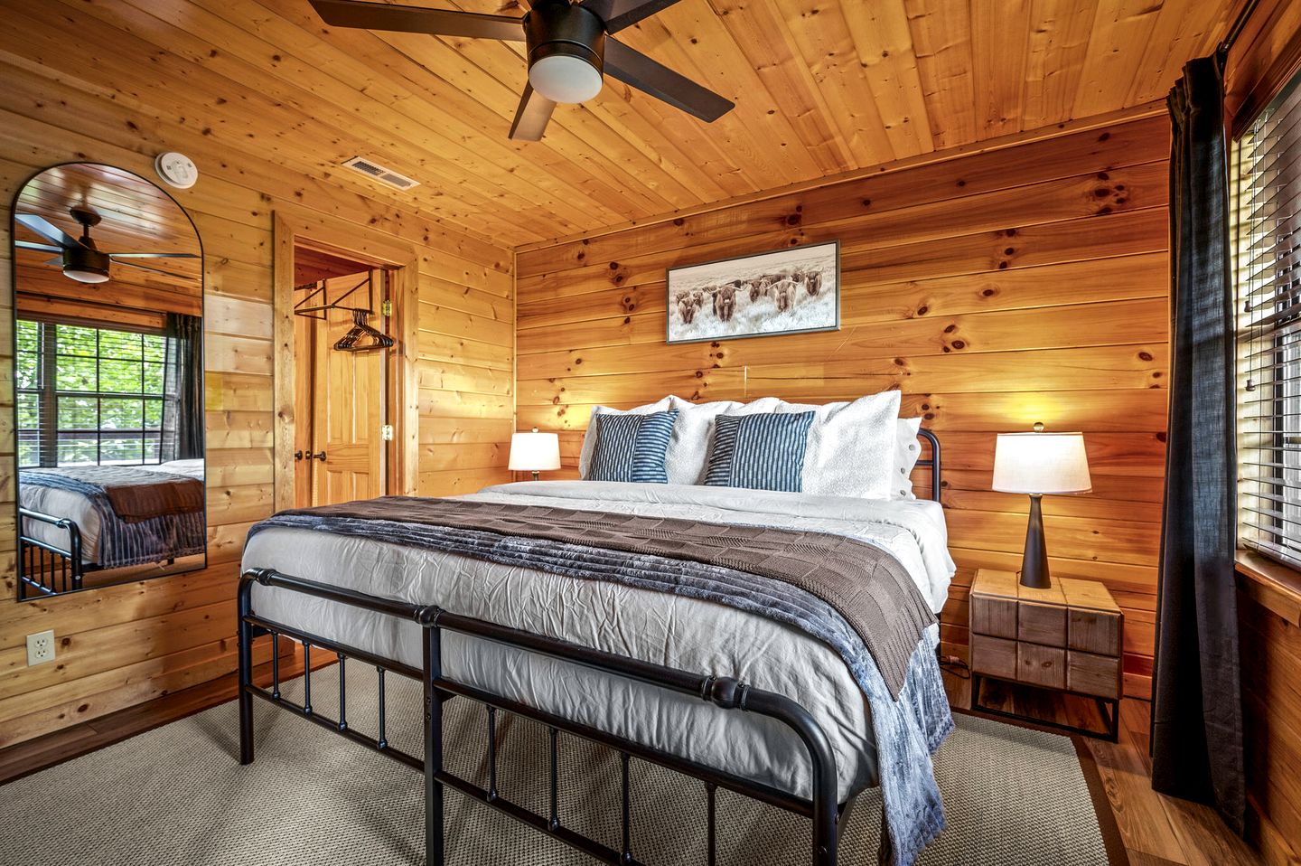 Impressive Cabin with Indoor Swimming Pool and Pool Table in Sevierville, Tennessee