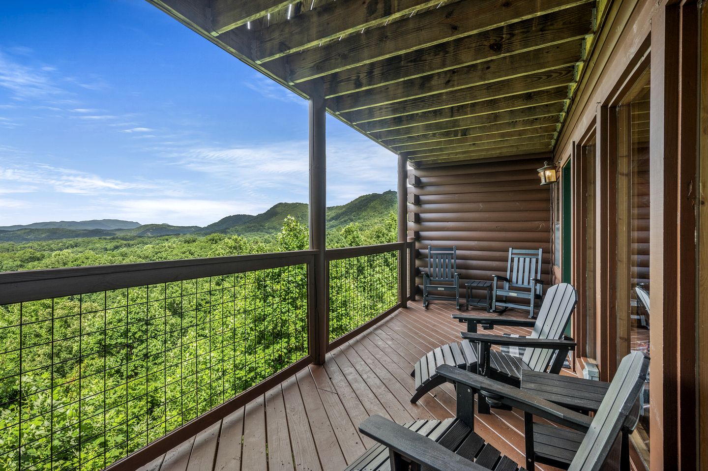 Impressive Cabin with Indoor Swimming Pool and Pool Table in Sevierville, Tennessee