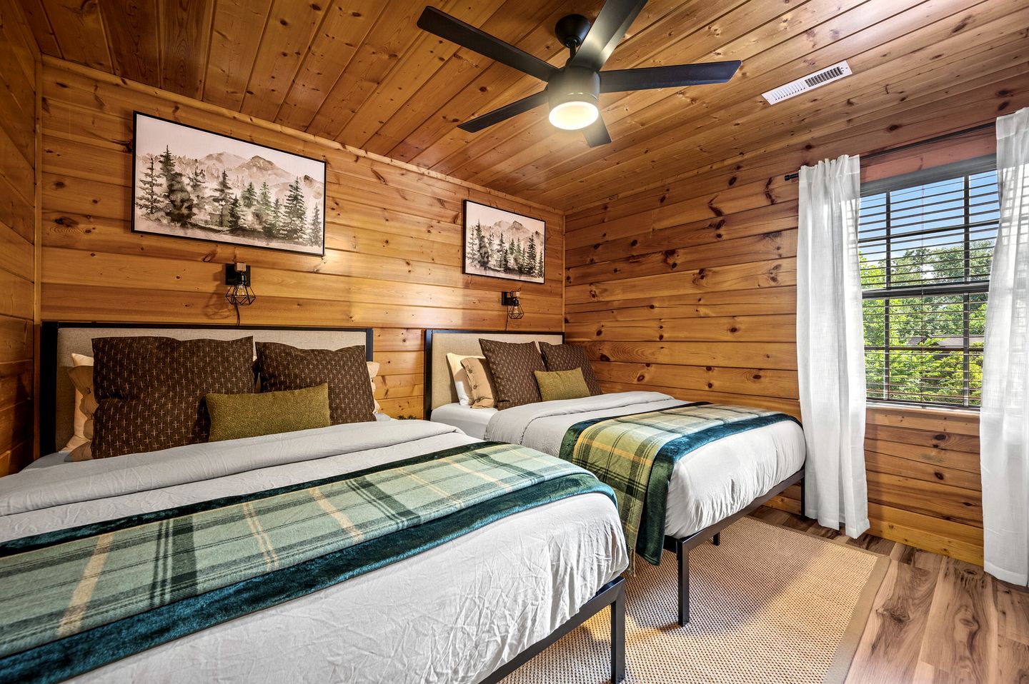 Impressive Cabin with Indoor Swimming Pool and Pool Table in Sevierville, Tennessee