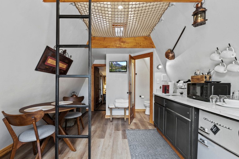 Cabins (United States of America, Colorado Springs, Colorado)