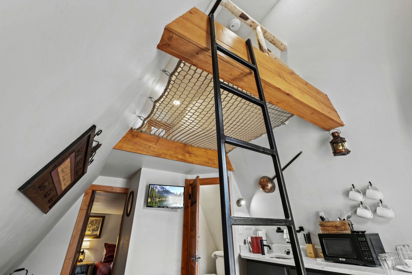 Charming A-Frame Cabins with Scenic Views, Nestled Near Garden of the Gods in Colorado Springs, CO