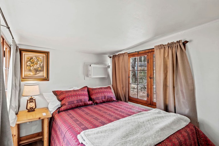 Cabins (United States of America, Colorado Springs, Colorado)