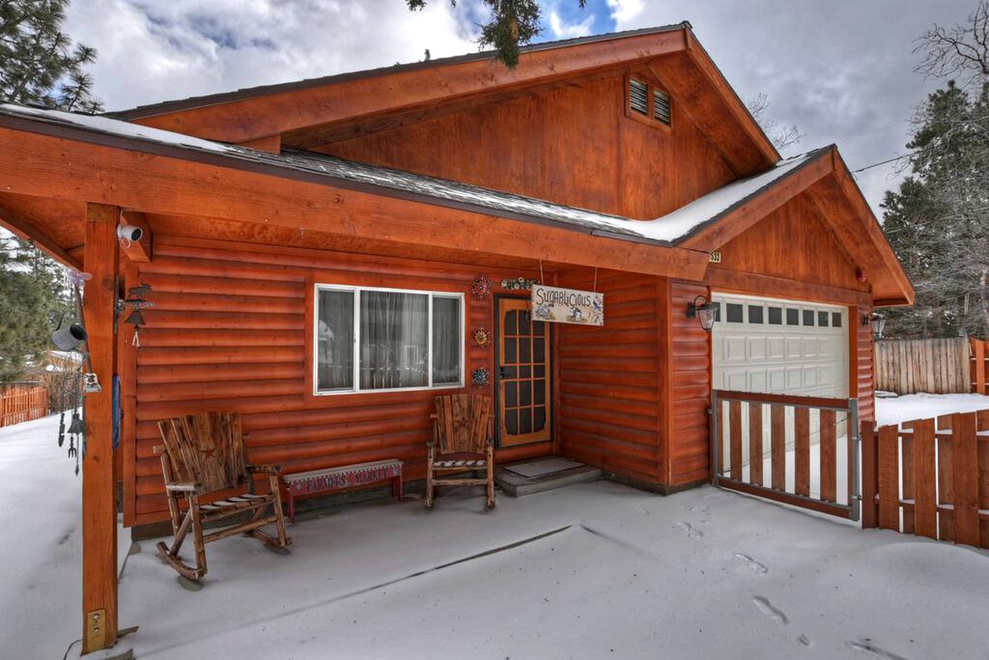 Pet-Friendly Retreat: Cozy Cabin in Sugarloaf, California