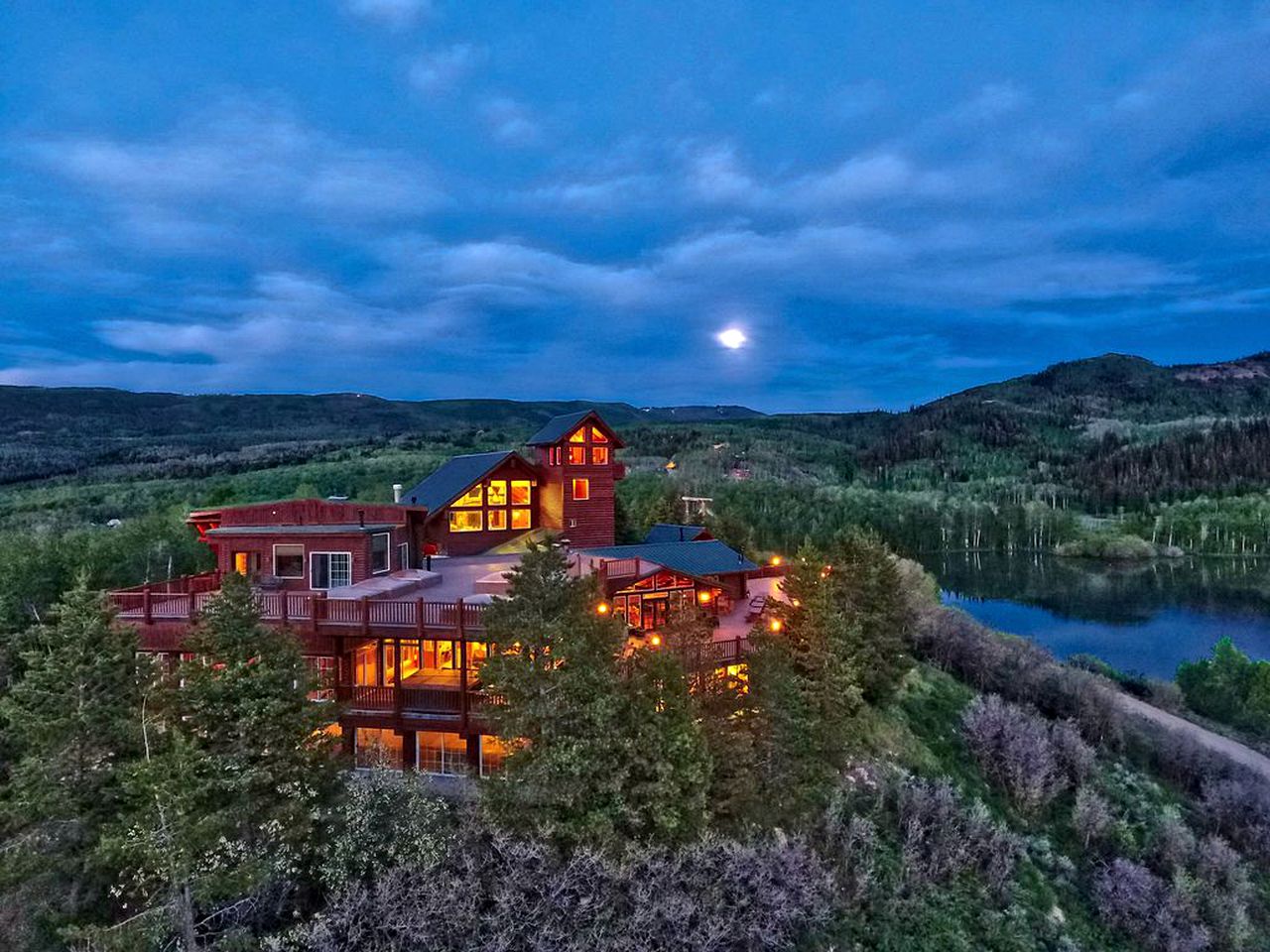 Unique Lodge Accommodation near Heber City, Utah