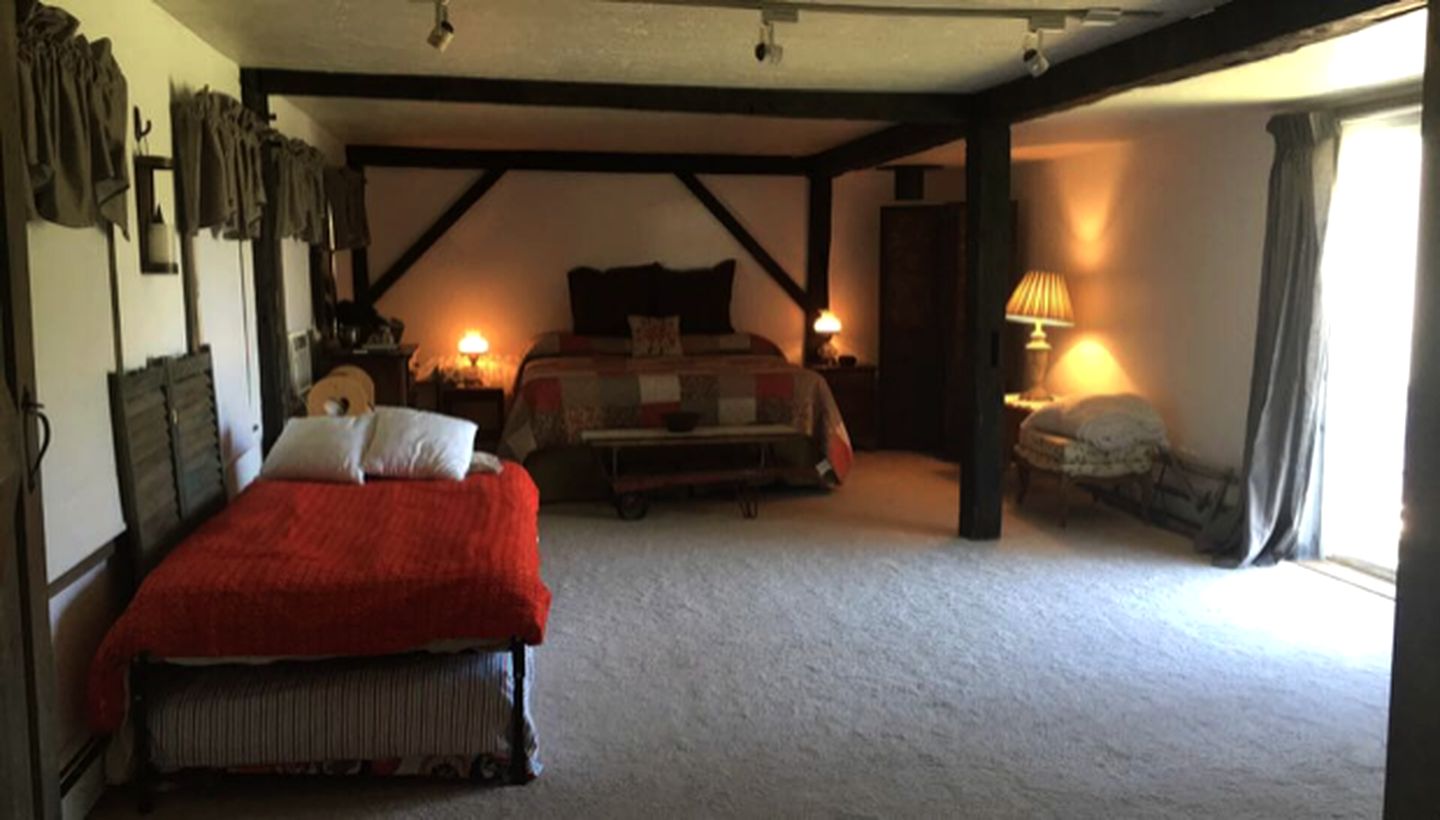 Spacious Suite Rental in a Cozy Bed and Breakfast near Nashua, New Hampshire