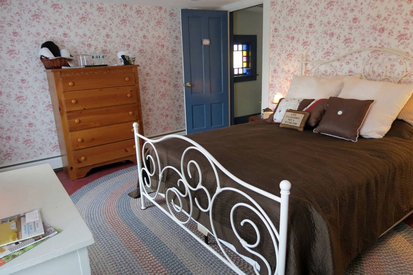 Private Vacation Accommodation in a Bed and Breakfast near Nashua, New Hampshire