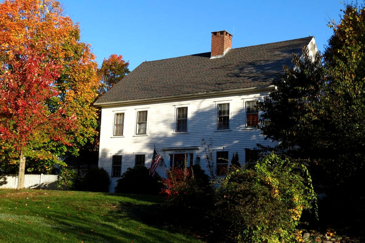 Private Vacation Accommodation in a Bed and Breakfast near Nashua, New Hampshire