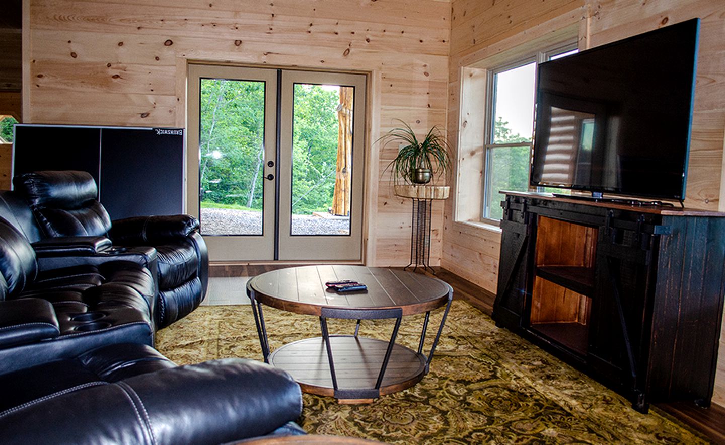 Serenity Awaits: Secluded Cabin Rental in Black Mountain, North Carolina
