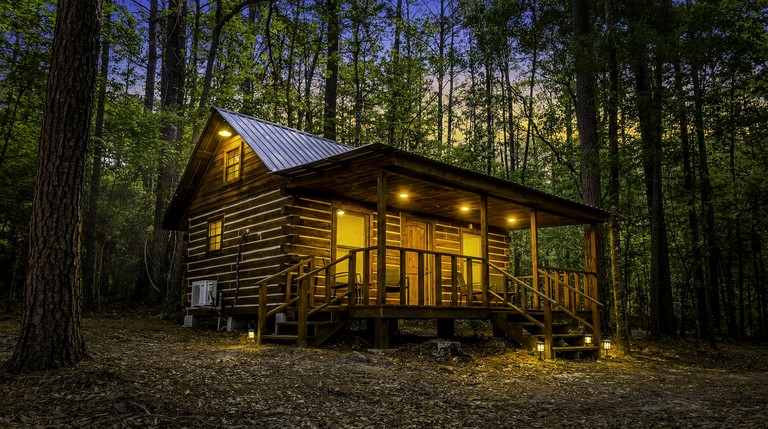 Secluded Cabin Retreat Near Big Thicket & Naskila Casino in Livingston, Texas