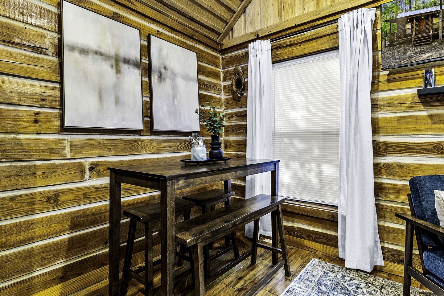 Secluded Cabin Retreat Near Big Thicket & Naskila Casino in Livingston, Texas