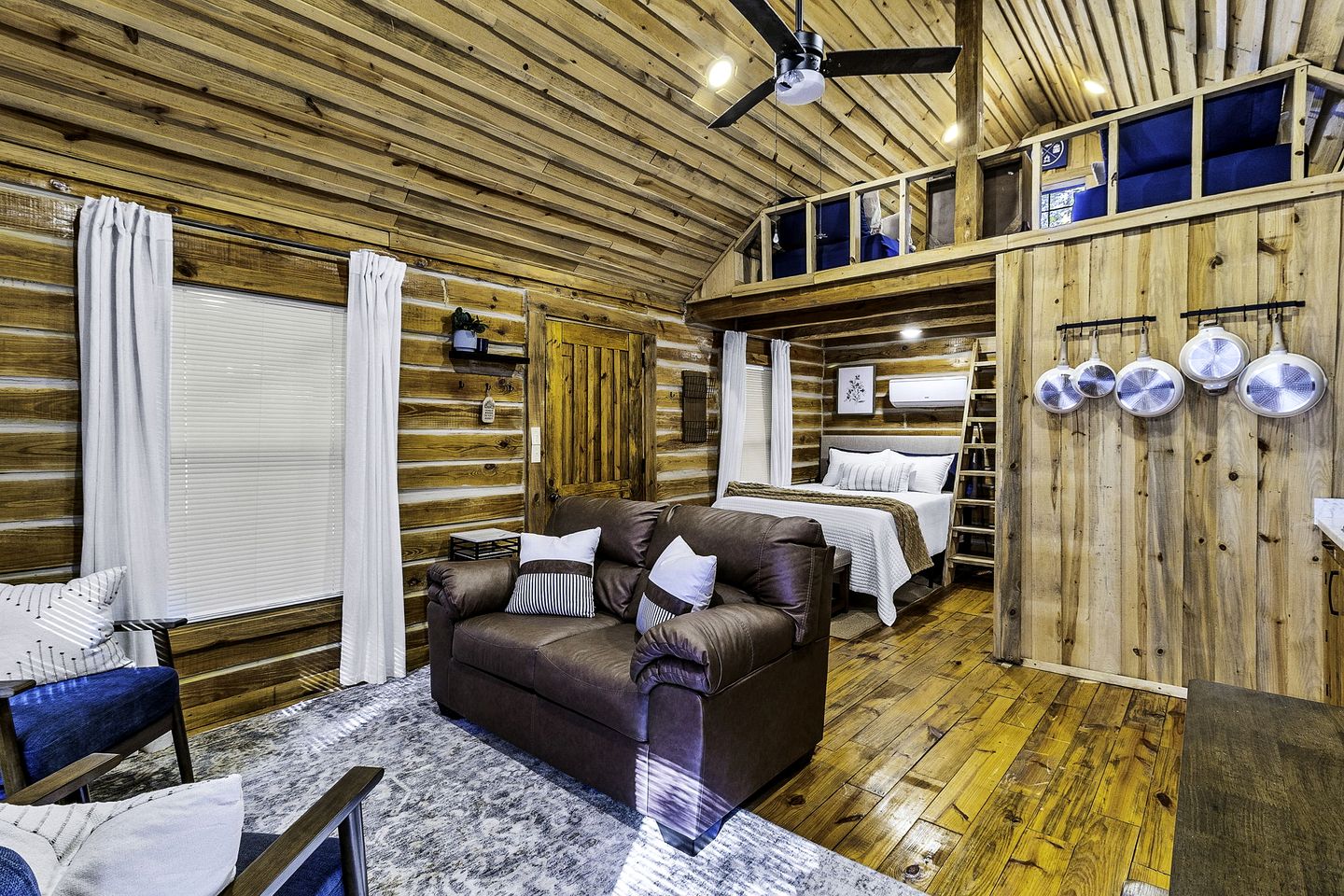 Secluded Cabin Retreat Near Big Thicket & Naskila Casino in Livingston, Texas