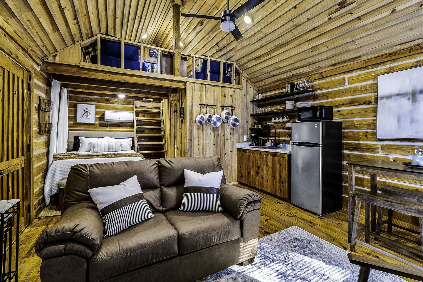 Secluded Cabin Retreat Near Big Thicket & Naskila Casino in Livingston, Texas