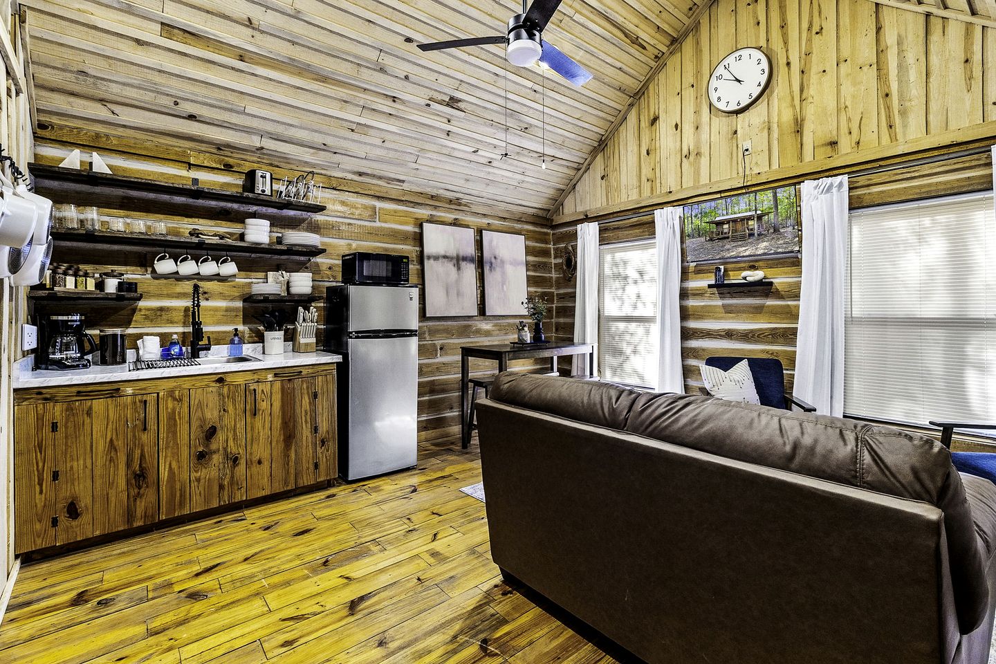 Secluded Cabin Retreat Near Big Thicket & Naskila Casino in Livingston, Texas