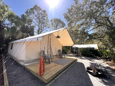 Incredible Tented Cabin Nestled Amidst Trees in Naples, Florida photo 3